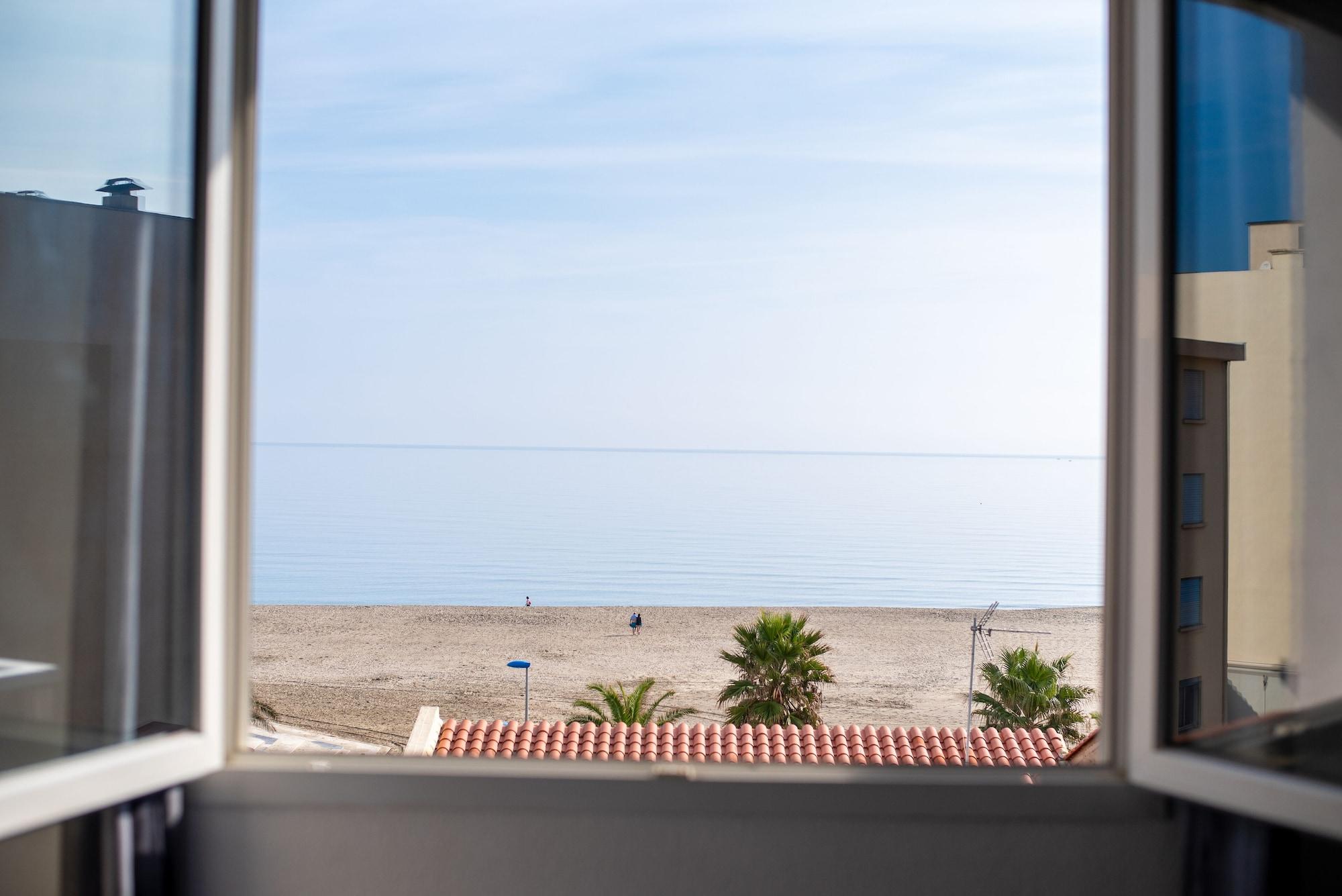 Le Regina Hotel Et Restaurant Canet-Plage Eksteriør billede